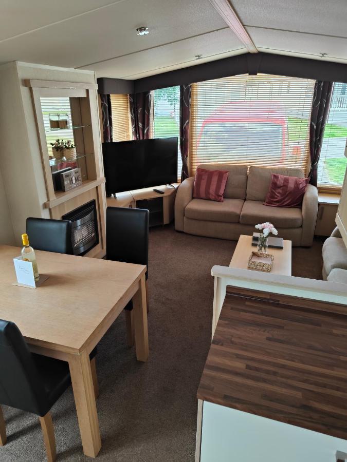 Holiday Home Sleeps Six Saint Leonards エクステリア 写真
