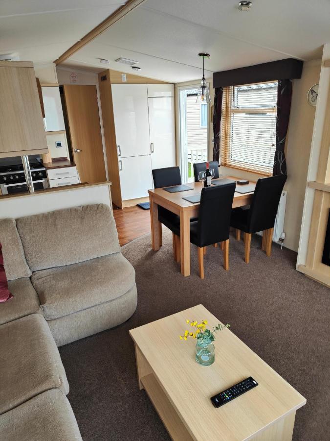 Holiday Home Sleeps Six Saint Leonards エクステリア 写真