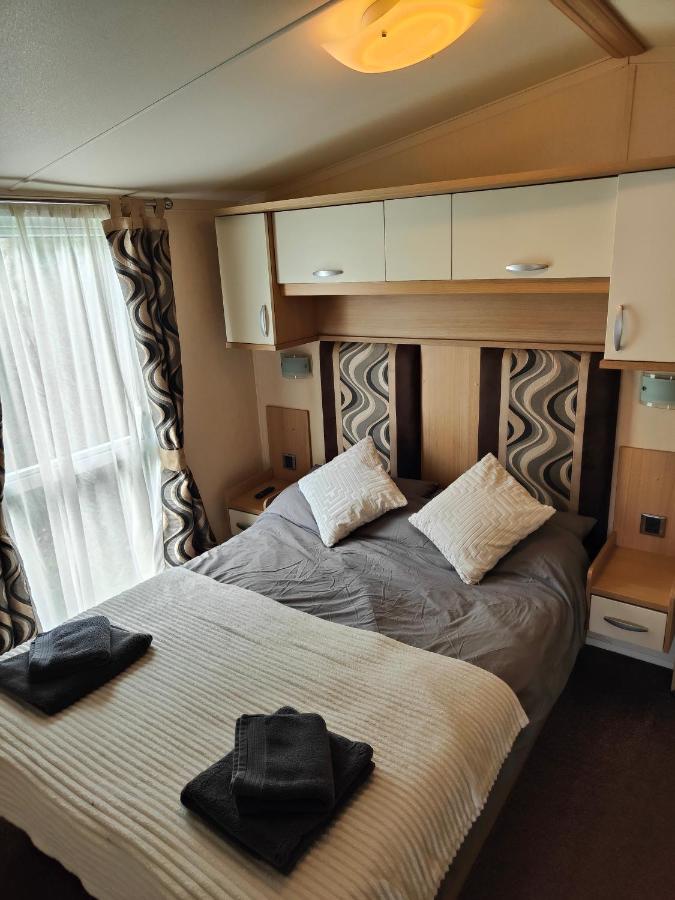 Holiday Home Sleeps Six Saint Leonards エクステリア 写真